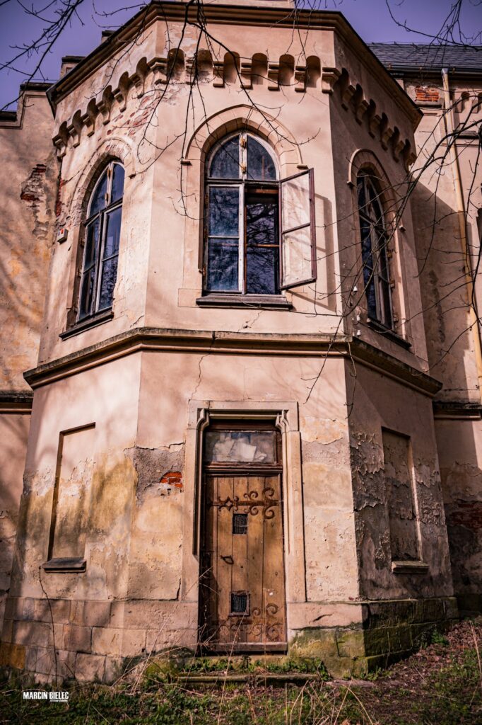 Palace in Szalejów Dolny: A Neo-Gothic Estate Palace in Poland 5 Palace in Szalejów Dolny