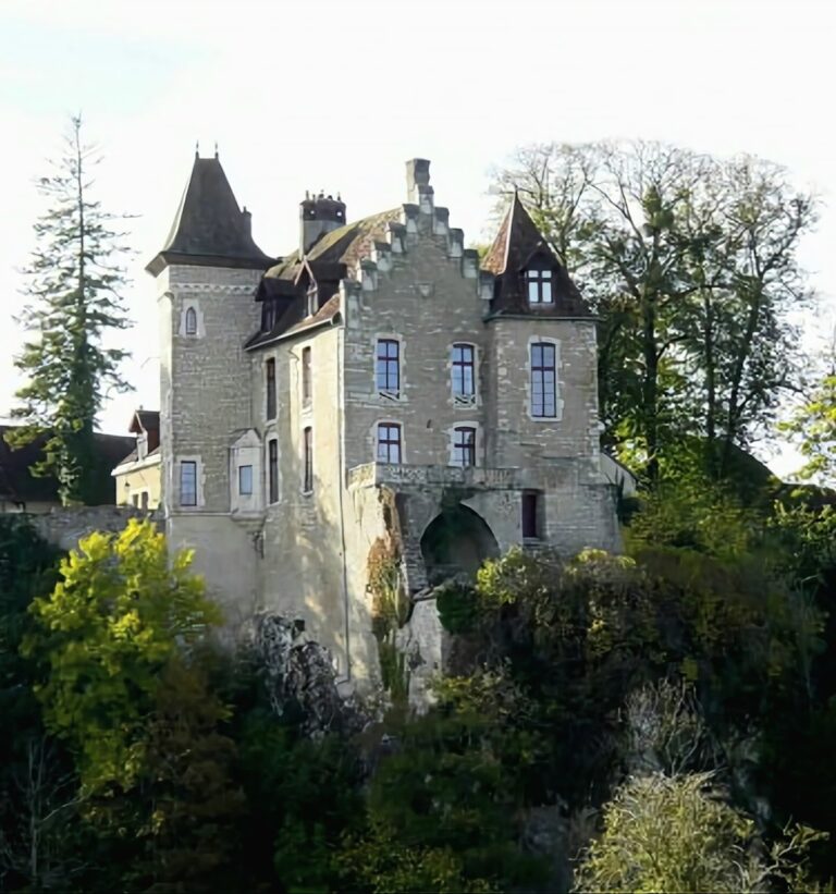 Château de Thoraise: A Medieval Castle in France
