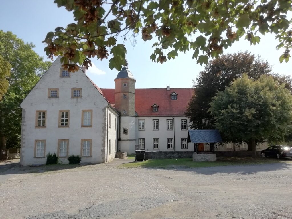 Oberwiederstedt Castle: Home of the Novalis Museum and Early Romanticism Research Center 2 Forschungsstätte für Frühromantik und Novalis-Museum, Schloss Oberwiederstedt