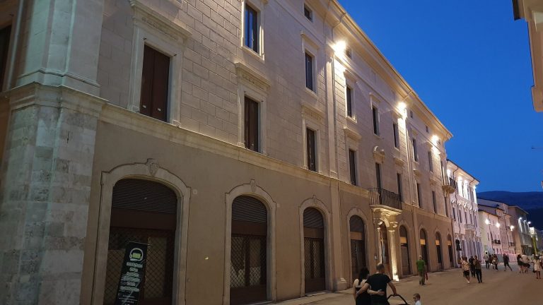 Palazzo Cipolloni Cannella: A Historic Palace in L’Aquila