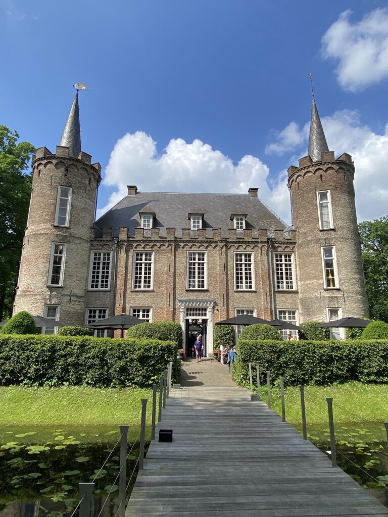 Henkenshage: A Fortified Manor House in the Netherlands 3 Henkenshage