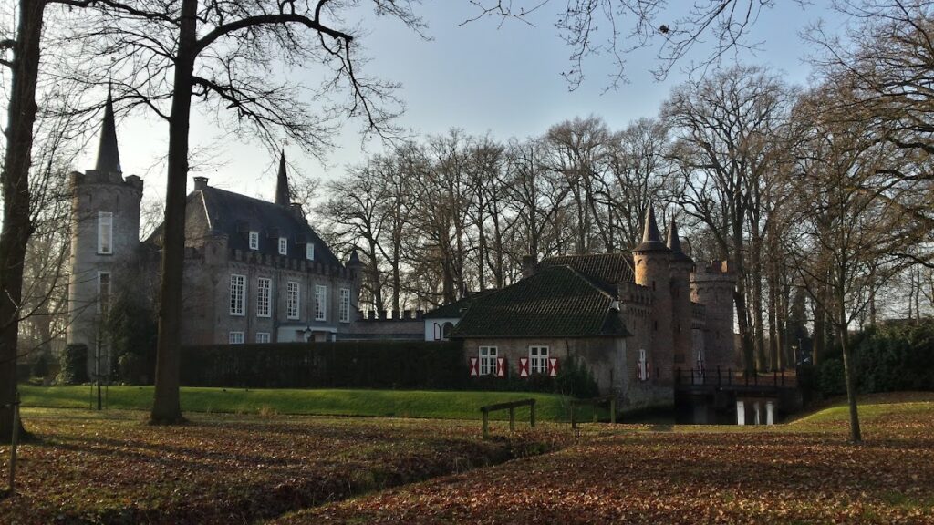 Henkenshage: A Fortified Manor House in the Netherlands 4 Henkenshage