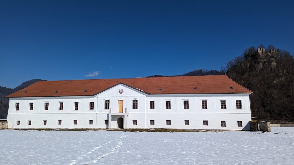 Schloss Mittertrixen: A Late-Baroque Castle Complex in Austria 1 Schloss Mittertrixen