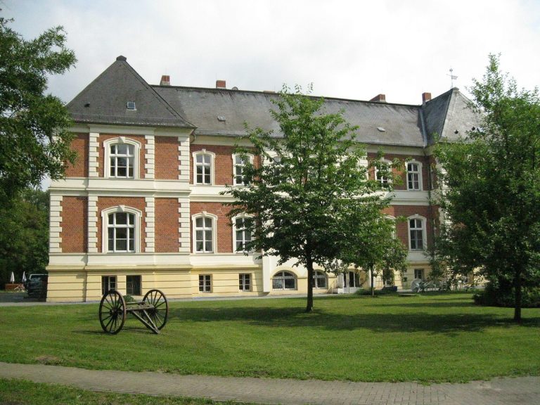 Schloss Calberwisch: A Neo-Renaissance Manor House in Germany