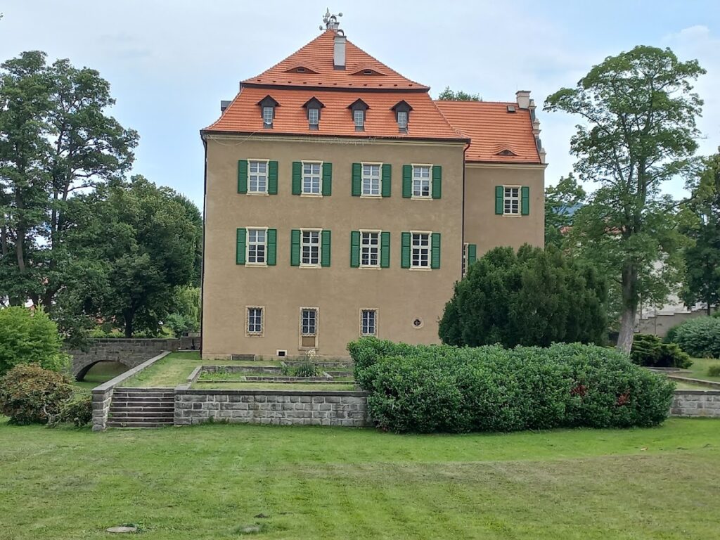 Jílové Castle: A Renaissance Chateau and Municipal Heritage Complex in Czechia 1 Jílové Castle