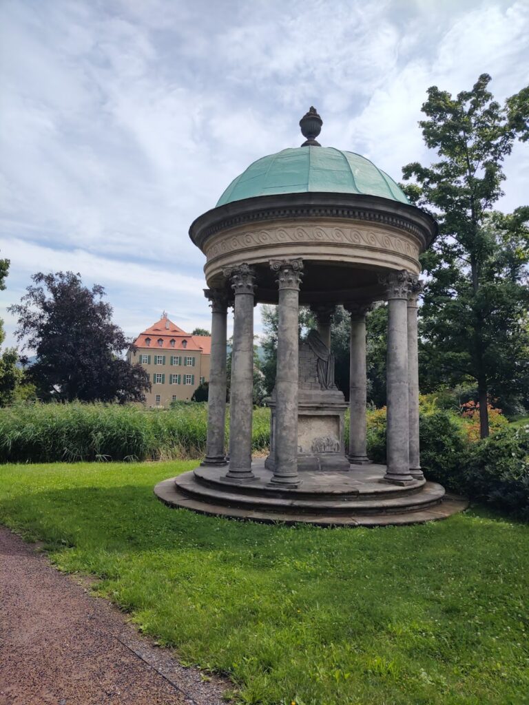 Jílové Castle: A Renaissance Chateau and Municipal Heritage Complex in Czechia 2 Jílové Castle