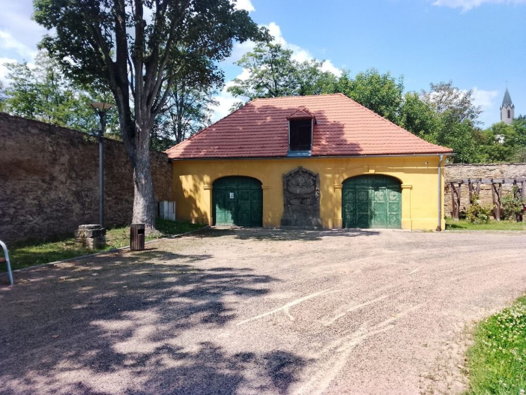 Jílové Castle: A Renaissance Chateau and Municipal Heritage Complex in Czechia 3 Jílové Castle