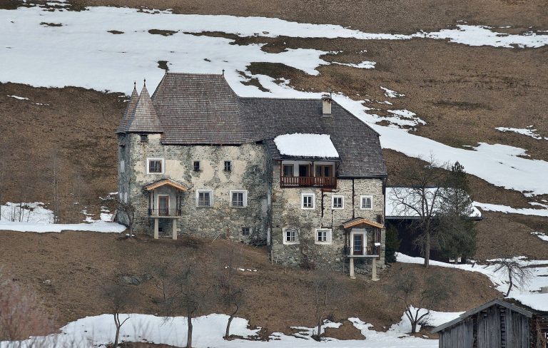 Schloss Einödberg: A Historic Residence in Mittersill, Austria