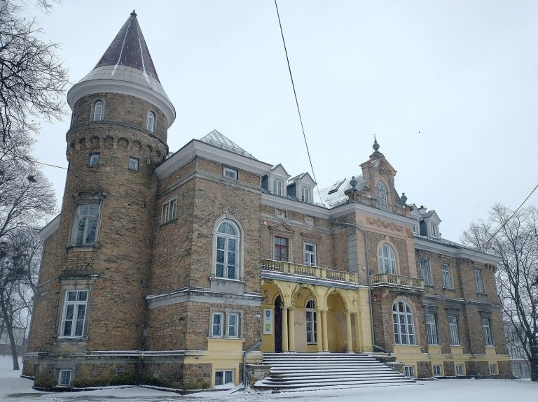 Palace in Łopuszno: A Historicist Family Residence in Poland