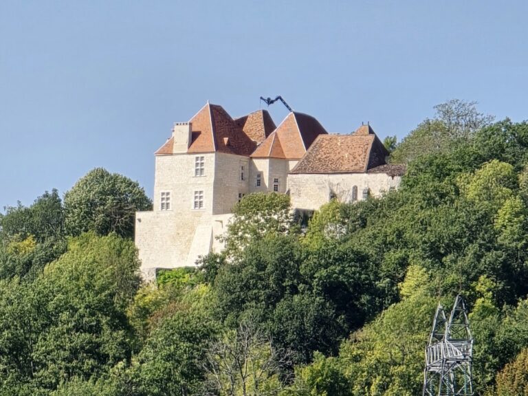 Noaillac Castle: A Medieval and Renaissance Château in France