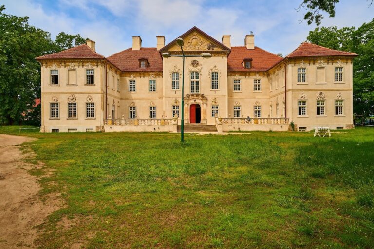 Palace in Bojadła: A Baroque and Rococo Aristocratic Residence in Poland