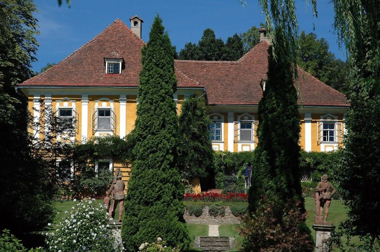 Schloss Ottmanach: A Historic Castle Residence in Austria