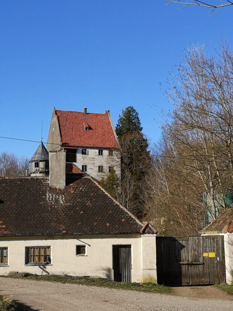 Schloss Mattsies: A Historic Castle in Tussenhausen, Germany