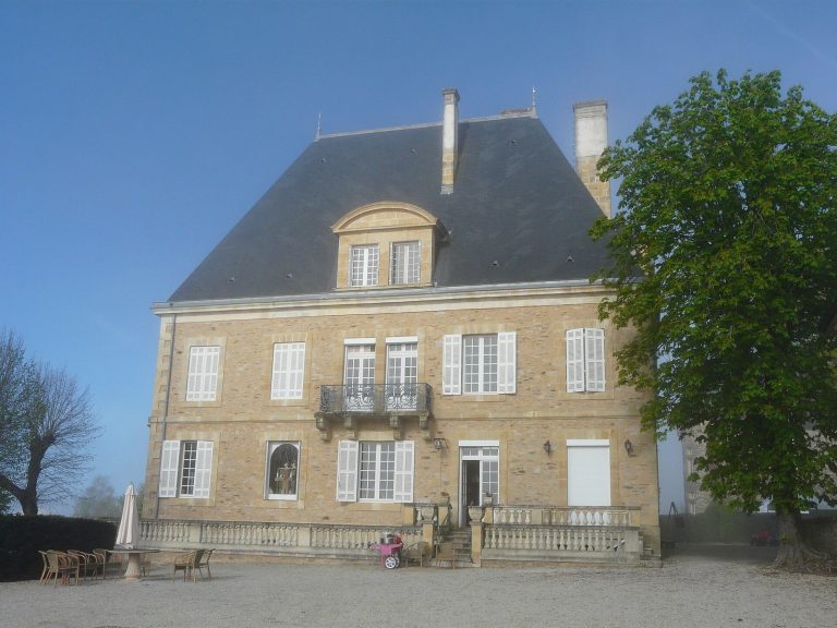 Château d’Essendiéras: A Historic Castle Ensemble and Estate in France