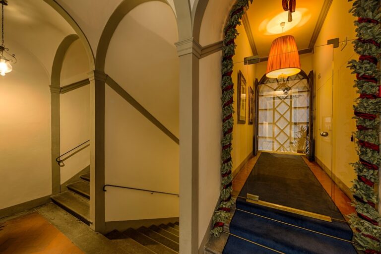 Palazzo Bardi-Guicciardini: A Historic Palace in Florence
