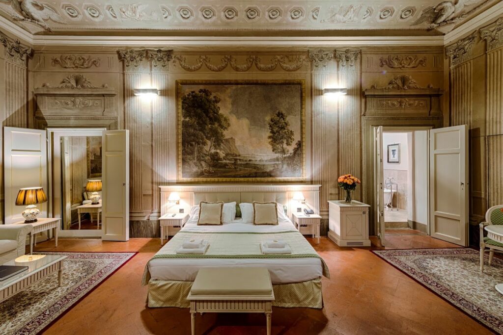 Palazzo Bardi-Guicciardini: A Historic Palace in Florence 4 Palazzo Bardi-Guicciardini