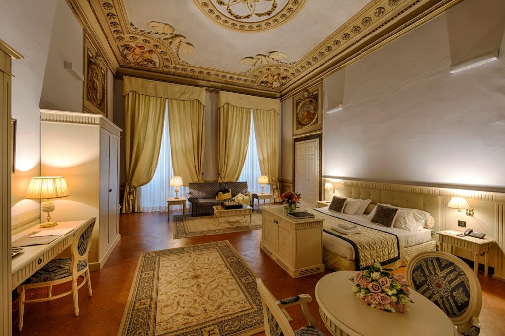 Palazzo Bardi-Guicciardini: A Historic Palace in Florence 5 Palazzo Bardi-Guicciardini