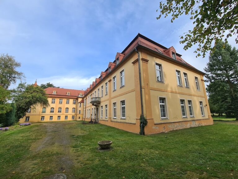 Schloss Lipsa: A Historic Castle in Germany