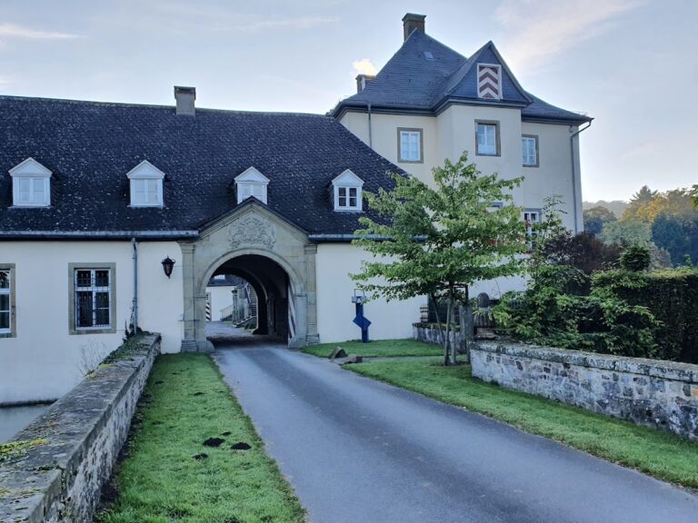 Schloss Alme: A Baroque Moated Castle in Germany