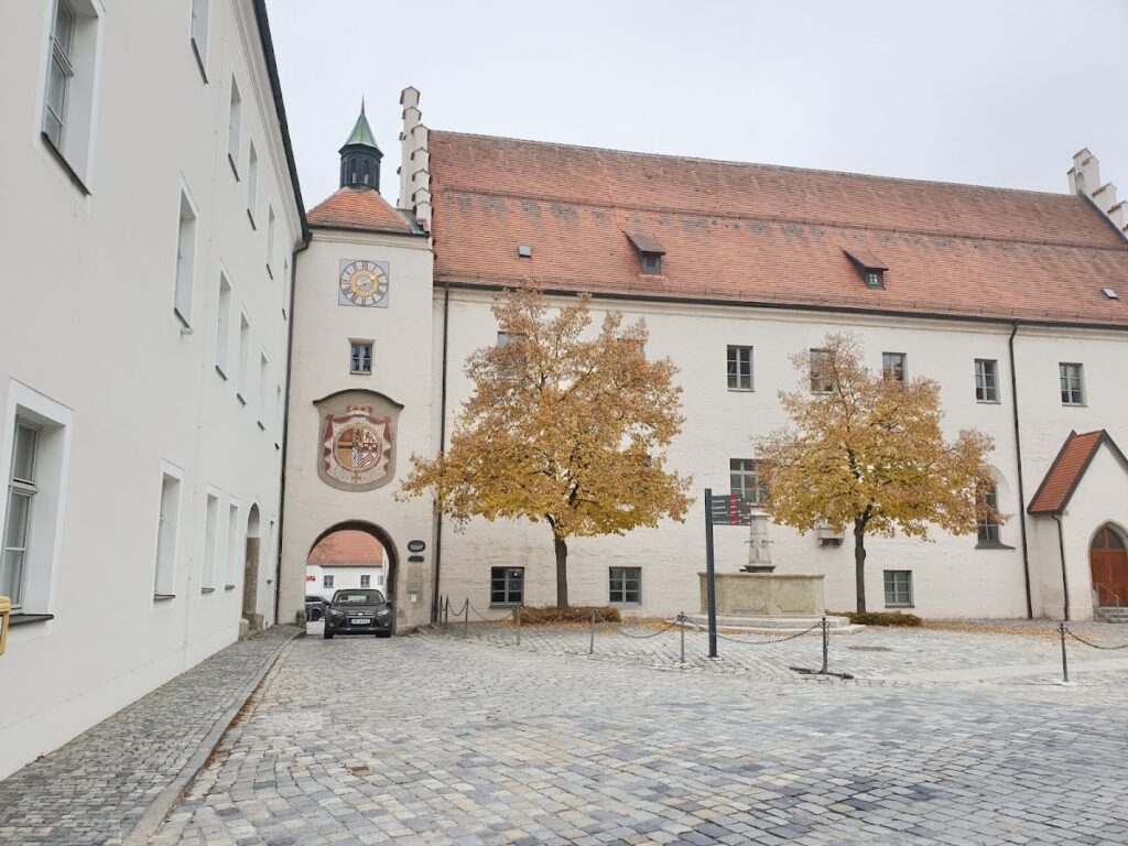 Herzogsschloss: Ducal Residence in Straubing 2 Herzogsschloss