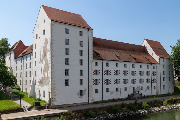 Herzogsschloss: Ducal Residence in Straubing