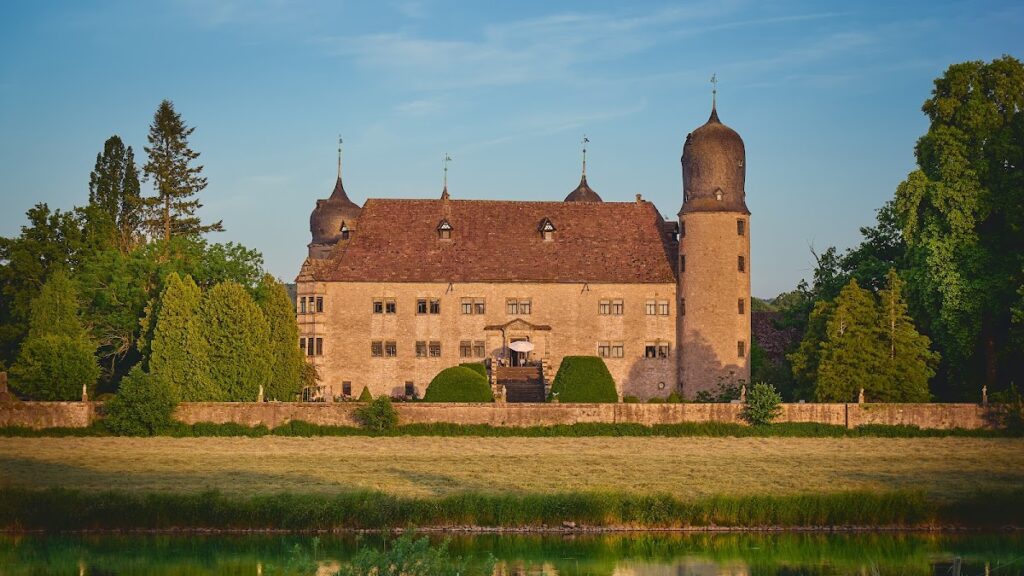 Wasserschloss Hehlen: A Weser Renaissance Water Castle in Germany 2 Wasserschloss Hehlen