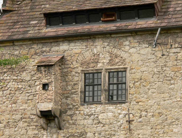 Wasserschloss Hehlen: A Weser Renaissance Water Castle in Germany