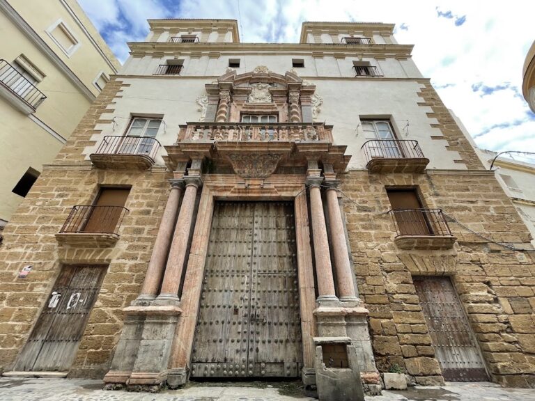 Casa del Almirante: A Baroque Palace-House in Cádiz
