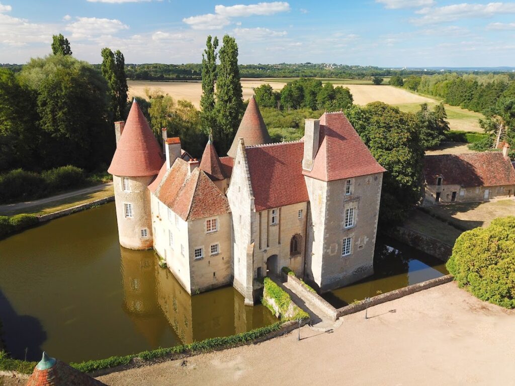 Château du Marais, Nièvre: A Medieval Fortified Estate in France 1 Château du Marais, Nièvre