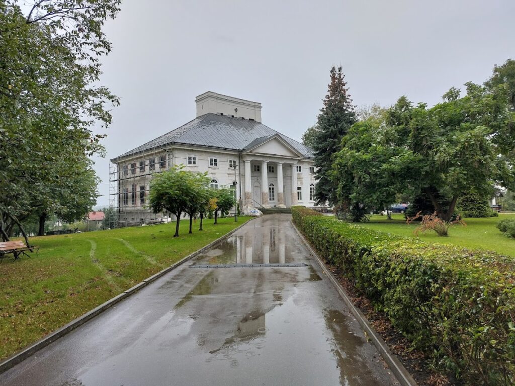 Palace in Bejsce: A Classicist Aristocratic Residence in Poland 2 Palace in Bejsce