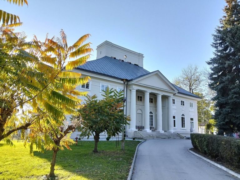 Palace in Bejsce: A Classicist Aristocratic Residence in Poland