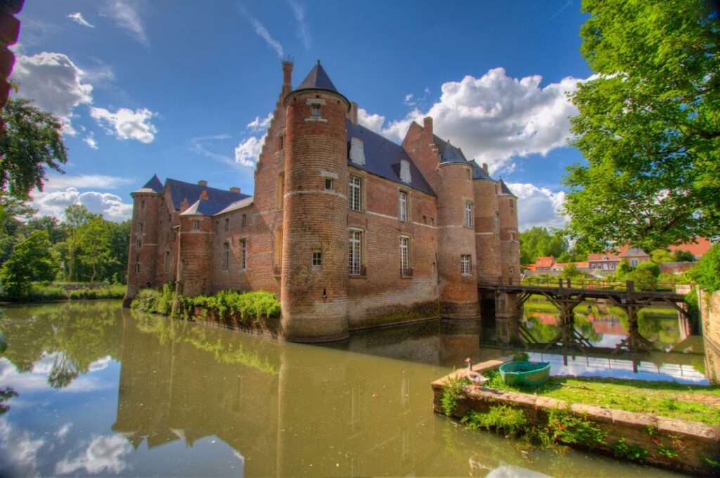 Esquelbecq Castle: A Flemish Renaissance Water Castle in France 1 Esquelbecq Castle