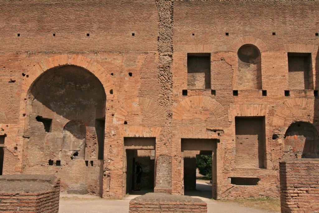 Domus Augustana: The Residential Section of Rome’s Flavian Palace 1 Domus Augustana