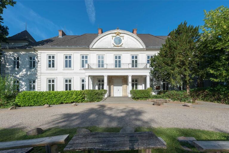Noer château: A Historic Manor House in Germany