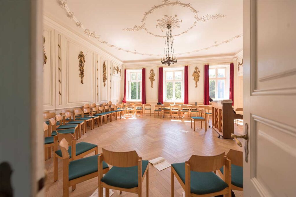 Noer château: A Historic Manor House in Germany 2 Noer château