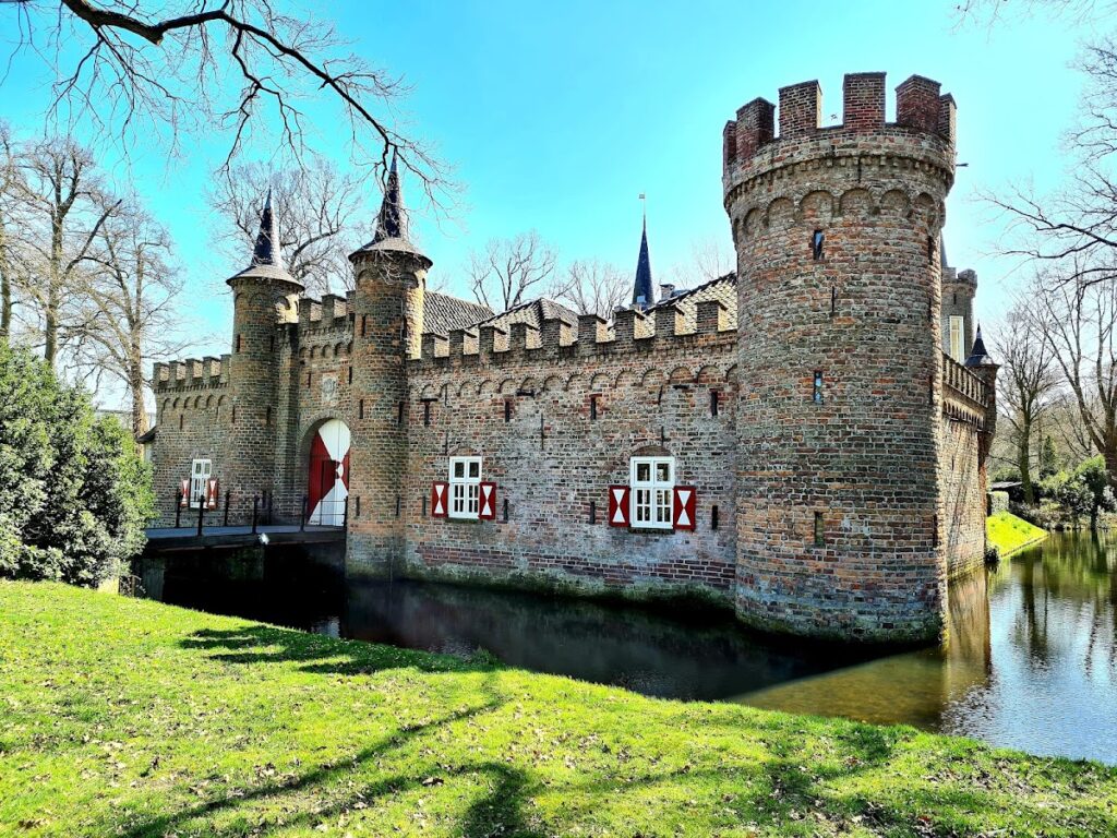 Kasteel Dommelrode: A Fortified House and Municipal Landmark in the Netherlands 2 Kasteel Dommelrode
