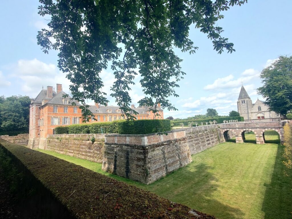 Château d’Heudicourt: A Historic Residence in Normandy 2 Château d'Heudicourt