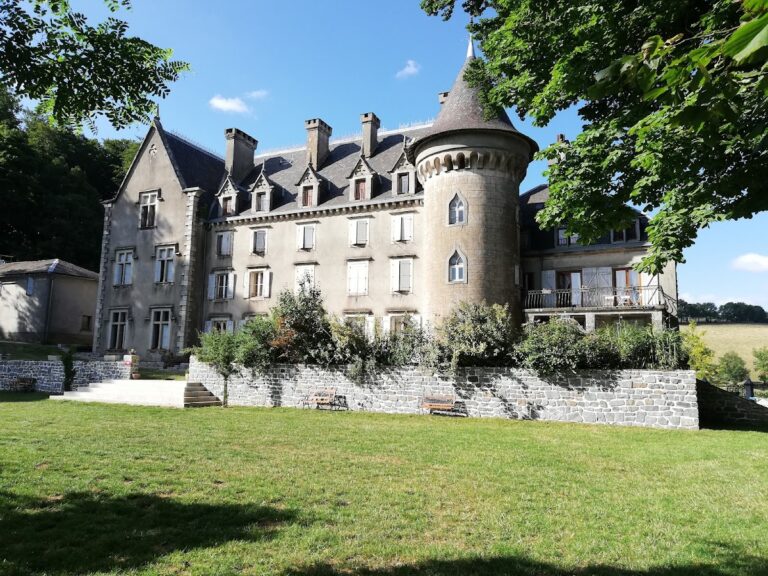 Château de Calmels: A Gothic Castle and Municipal Heritage Site
