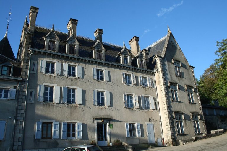 Château de Calmels: A Gothic Castle and Municipal Heritage Site