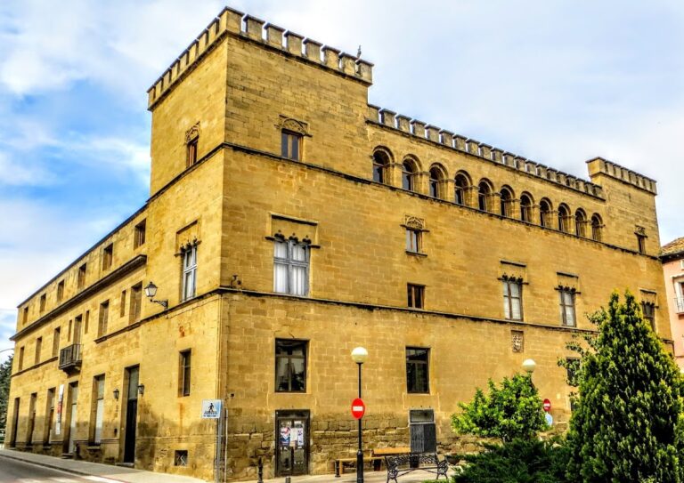 Palacio de Ayerbe: Palace of the Marquises of Urriés