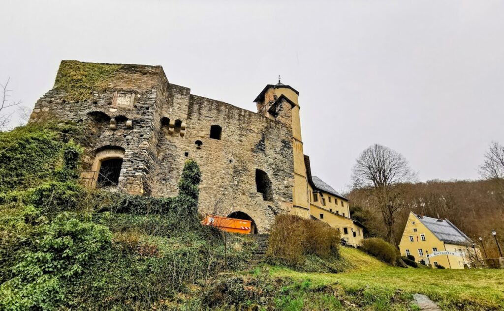 Schloss Wespenstein: A Medieval Hilltop Castle in Germany 4 Schloss Wespenstein