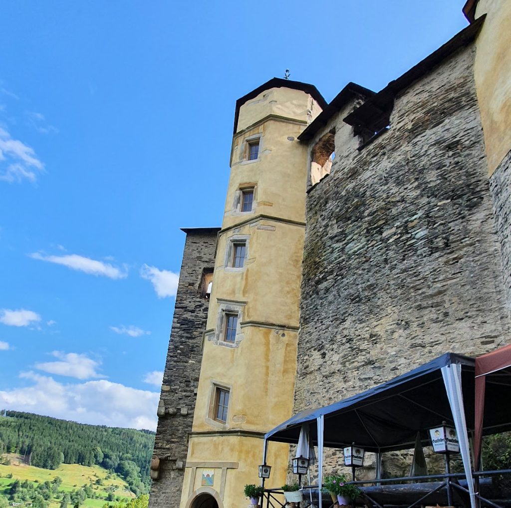 Schloss Wespenstein: A Medieval Hilltop Castle in Germany 5 Schloss Wespenstein