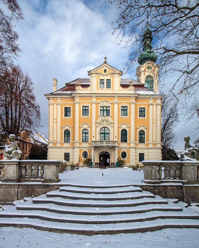 Horní Vidim Chateau: A Historic Estate Complex in Czechia