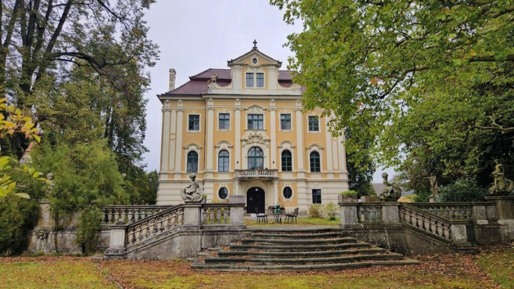 Horní Vidim Chateau: A Historic Estate Complex in Czechia 2 Zámek Horní Vidim