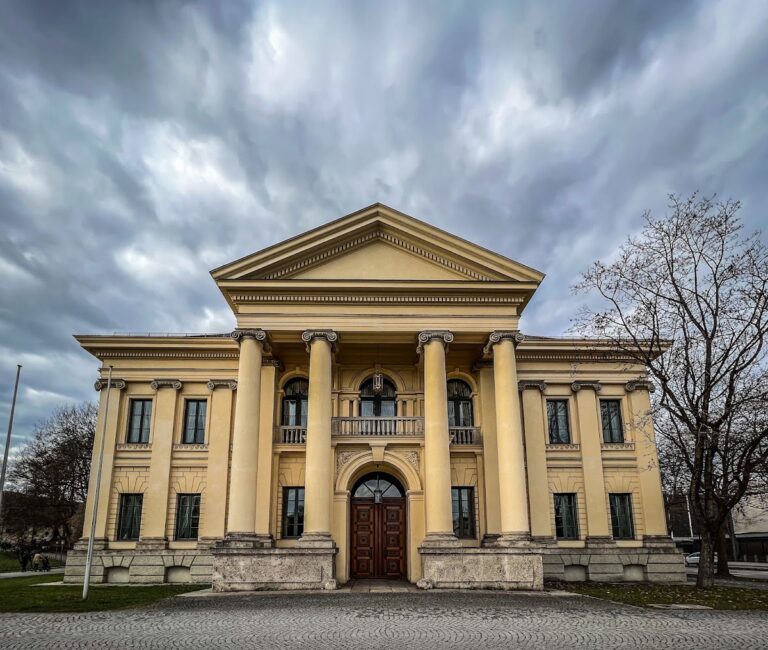 Prinz-Georg-Palais: A Neoclassical Palace in Munich