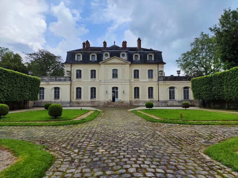 Château d’Aunoy (Champeaux): An Eighteenth-Century Country Estate in France