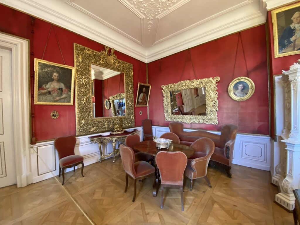 Schloss Schillingsfürst: Baroque Palace and Hohenlohe Residence in Germany 5 Schloss Schillingsfürst