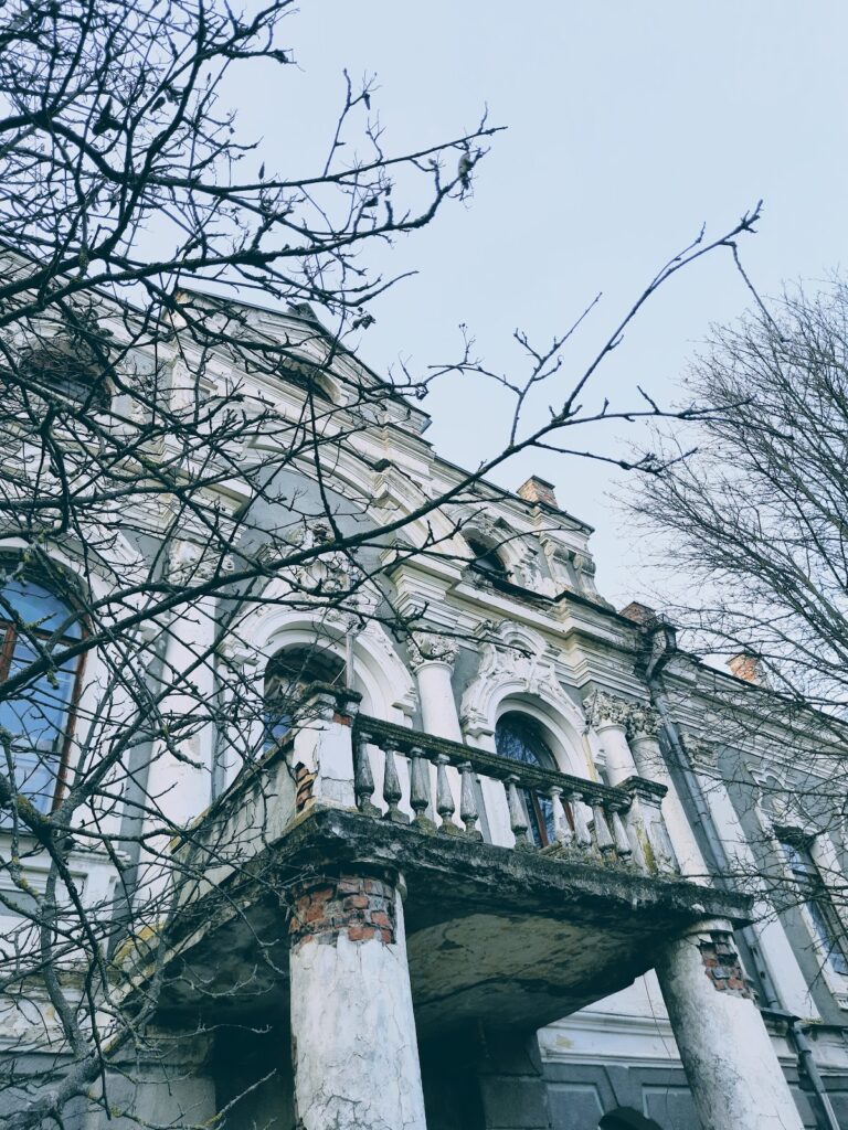 Palace in Stara Pryluka: A Neo-Baroque Manor Residence in Ukraine 5 Palace in Stara Pryluka