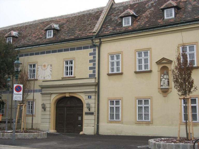 Schloss Altmannsdorf: A Historic Estate in Vienna