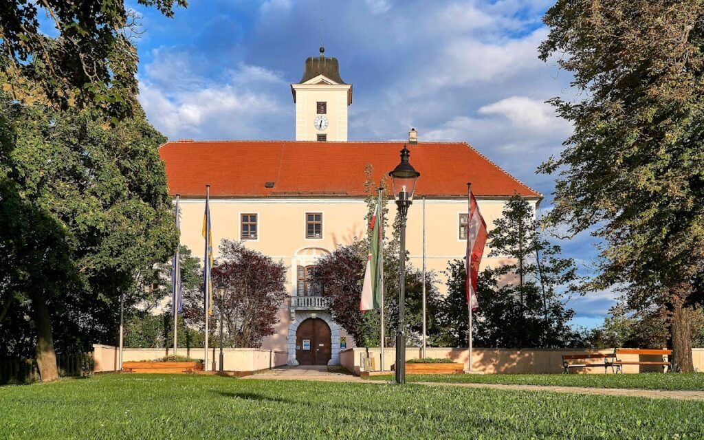 Schloss Vösendorf: A Medieval Moated Castle in Austria 1 Schloss Vösendorf